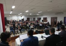 Em concorrida e histórica audiência pública neotrentino diz sim para rua e praça coberta