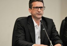 Corrupção: líder neotrentino assina documento