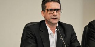 Corrupção: líder neotrentino assina documento