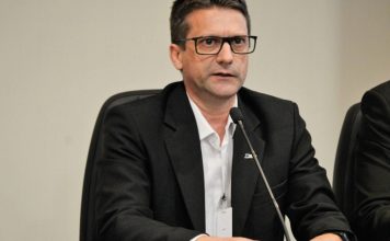 Corrupção: líder neotrentino assina documento