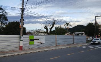 Justiça suspende obra da praça e rua coberta